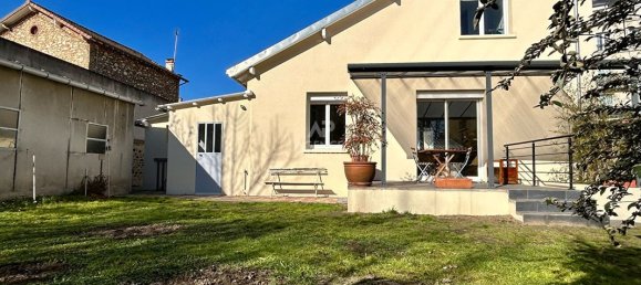 3 bedrooms House in Poissy, France No. 188384 6