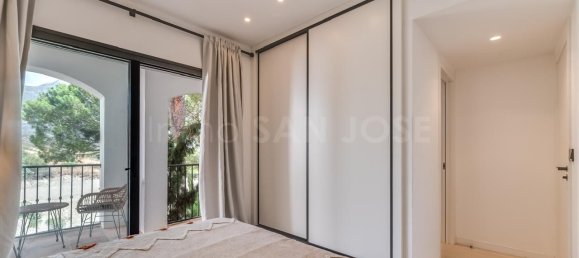 4 Schlafzimmer Doppelhaus in Marbella, Spain, Nr. 128932 20