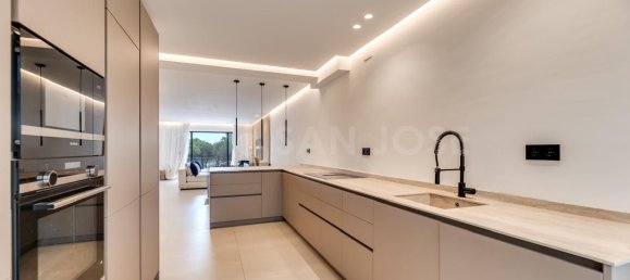 4 Schlafzimmer Doppelhaus in Marbella, Spain, Nr. 128932 34