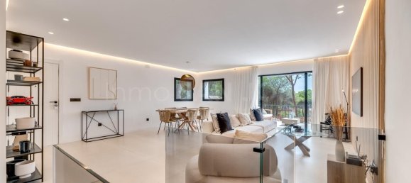 4 Schlafzimmer Doppelhaus in Marbella, Spain, Nr. 128932 23