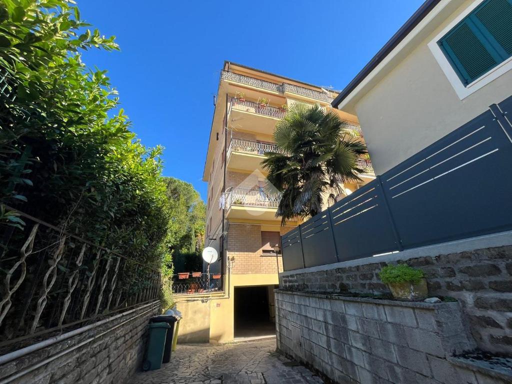 2 Schlafzimmer Wohnung in Subiaco, Italy, Nr. 353020