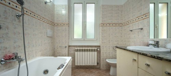 6 bedrooms Villa in Genoa, Italy No. 297619 26