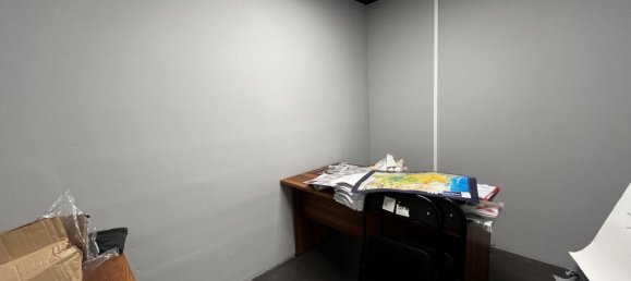 214m² Commercial property in Narbonne, France No. 292346 7