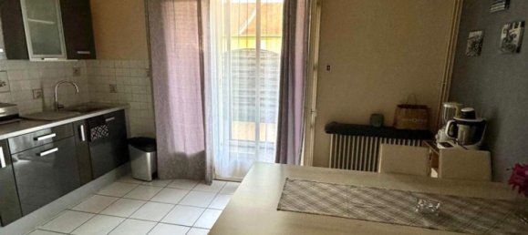 Apartamento de 3 dormitorios en Le Chambon-Feugerolles, France No. 197912 4