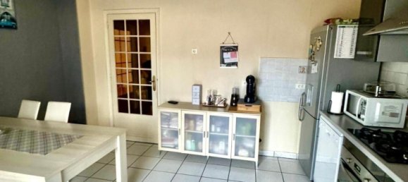 Apartamento de 3 dormitorios en Le Chambon-Feugerolles, France No. 197912 3