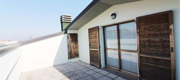 4 rooms Apartment in Dalmine, Italy No. 54790 24