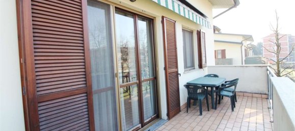 4 rooms Apartment in Dalmine, Italy No. 54790 8