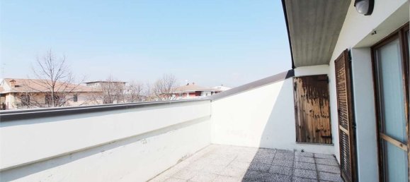 4 rooms Apartment in Dalmine, Italy No. 54790 23