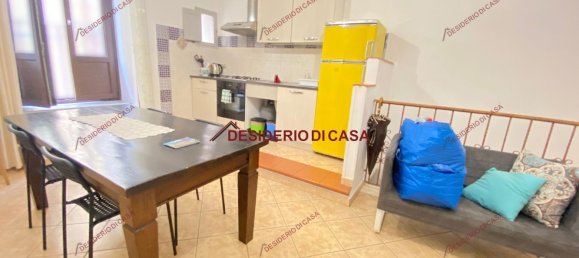 Квартира с 3 комнатами в Чефалу, Италия № 162561 3