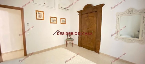 Квартира с 3 комнатами в Чефалу, Италия № 162561 16