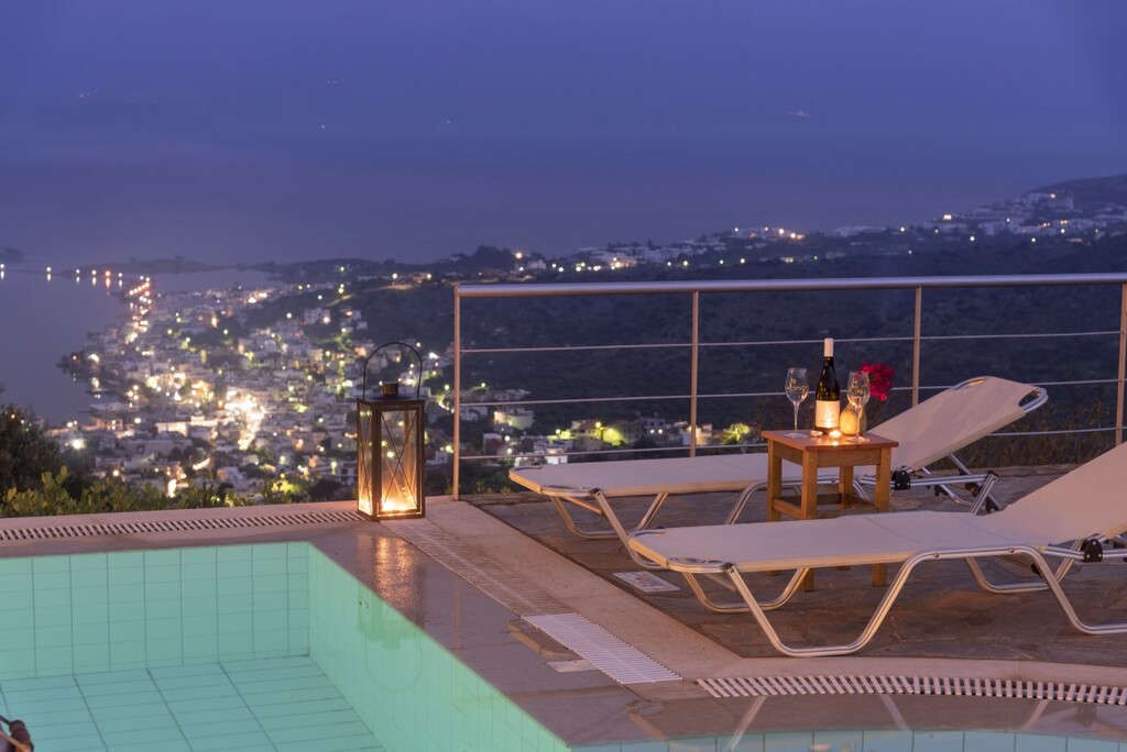 5 bedrooms Villa in Agios Nikolaos, Greece No. 6217