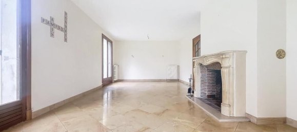 Дом с 4 спальнями в Вуэ, Франция № 222274 3