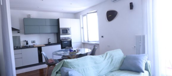 Apartamento de 2 dormitorios en Genoa, Italy No. 335702 2