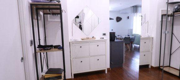 Apartamento de 2 dormitorios en Genoa, Italy No. 335702 13