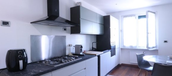Apartamento de 2 dormitorios en Genoa, Italy No. 335702 8