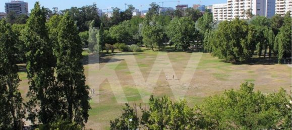 3 bedrooms Apartment in Lisbon, Portugal No. 69173 2