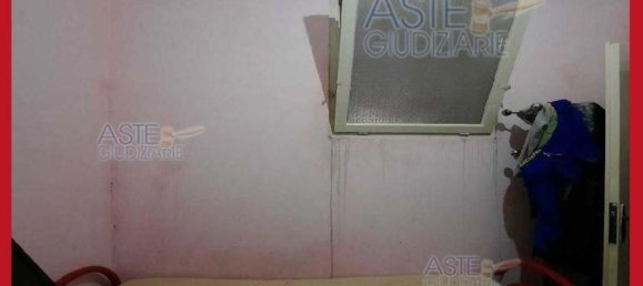 5 bedrooms Apartment in Rome, Italy No. 330789 4