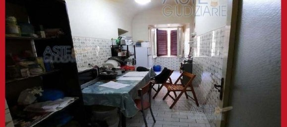 5 bedrooms Apartment in Rome, Italy No. 330789 16