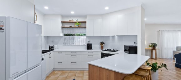 3 bedrooms House in Redlynch, Australia No. 98 3