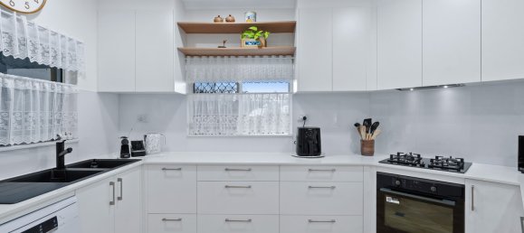 3 bedrooms House in Redlynch, Australia No. 98 8