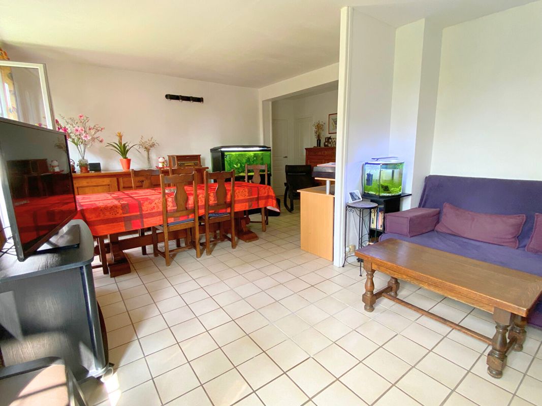 2 bedrooms Apartment in Cachan, France No. 179027