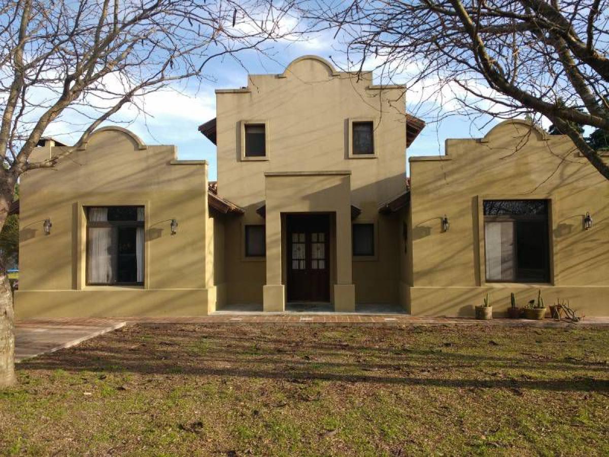 4 bedrooms House in Pilar, Argentina No. 10213