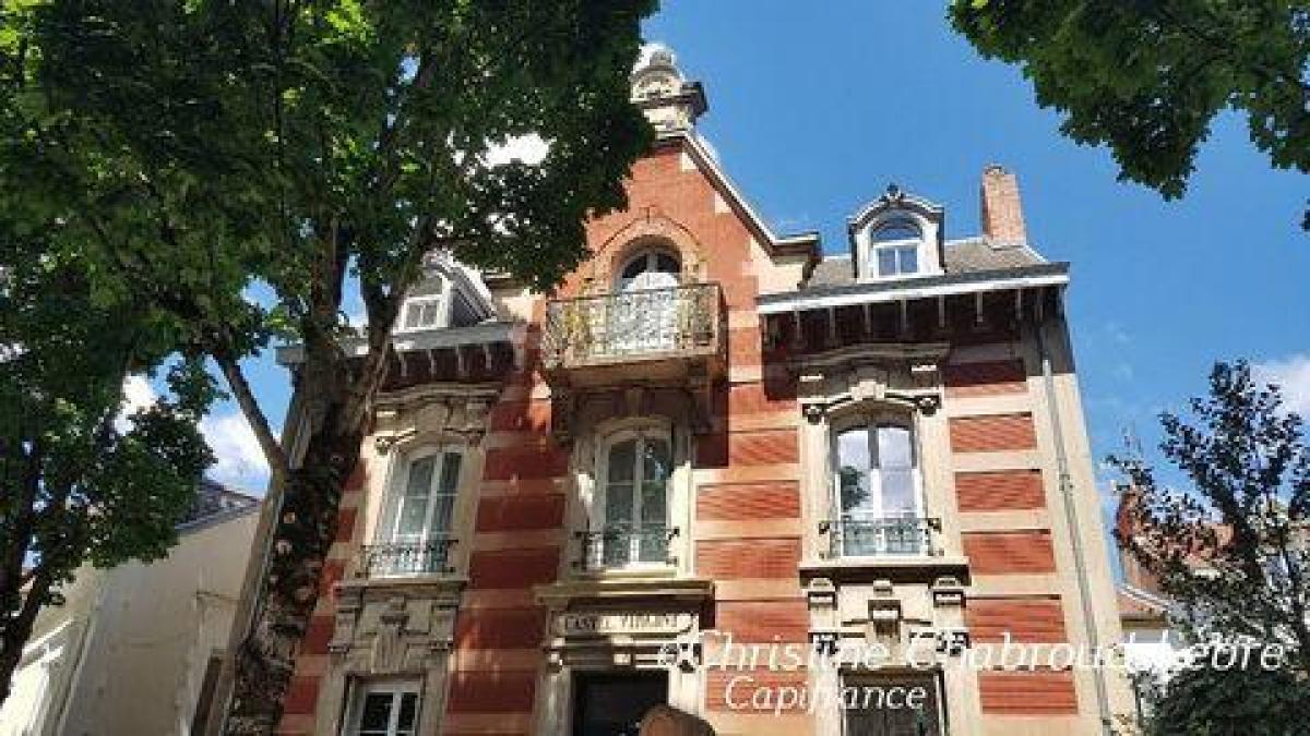 4 bedrooms House in Vichy, France No. 11931