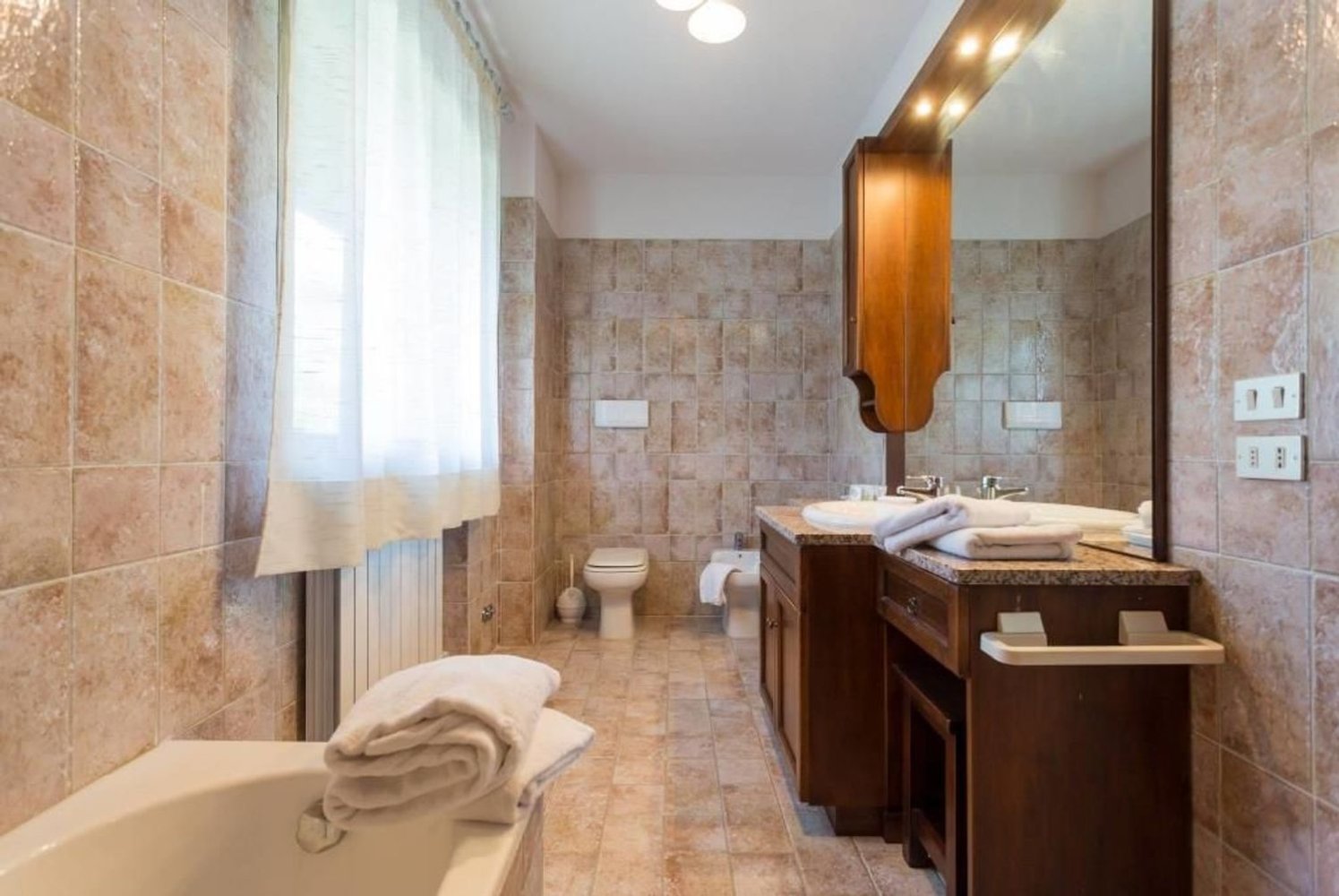 9 rooms Villa in Passignano sul Trasimeno, Italy No. 55660