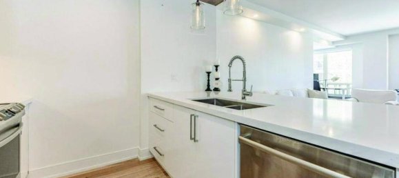 2 bedrooms House in Burlington, Canada No. 534 5