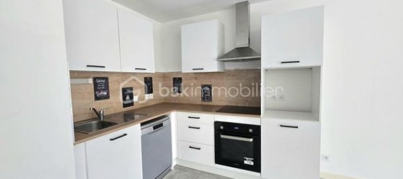 3 bedrooms Apartment in Frontignan, France No. 279947 5