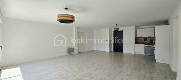 3 bedrooms Apartment in Frontignan, France No. 279947 3