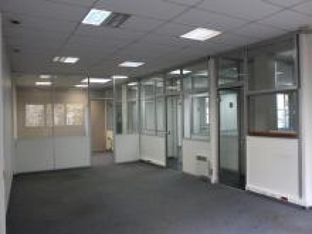 247m² Office in Paris, France No. 19177