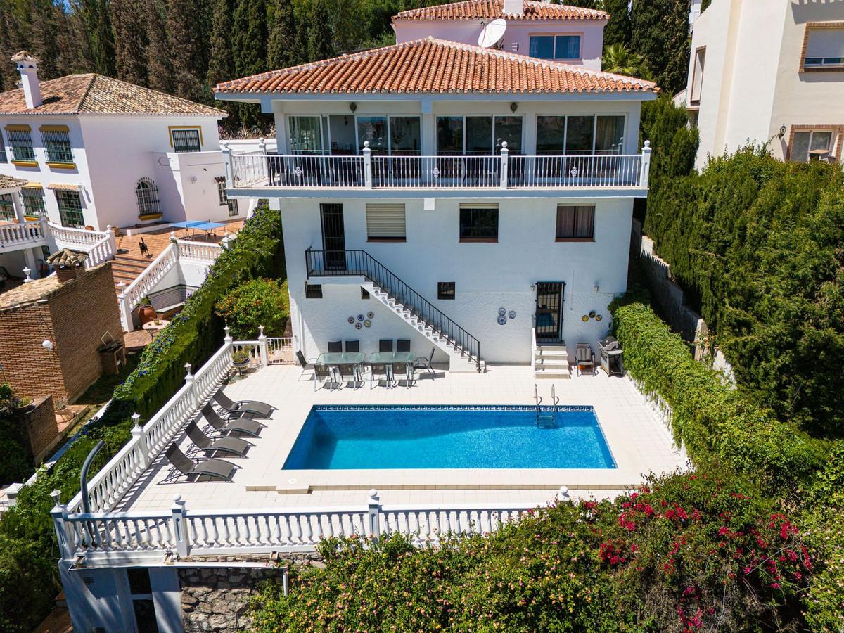 Villa de 7 dormitorios en Marbella, Spain No. 48160