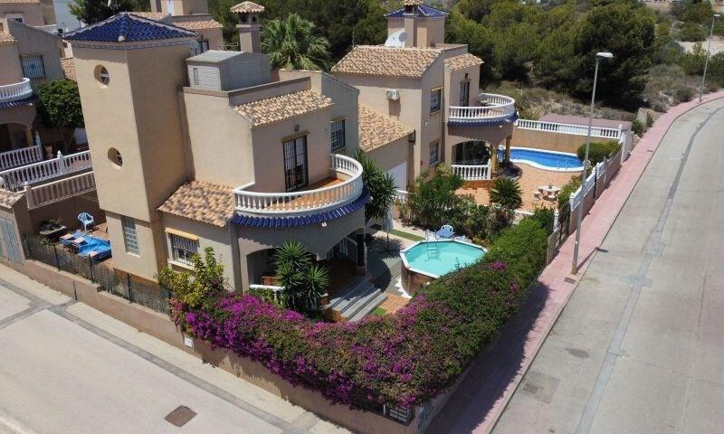 Villa de 3 dormitorios en Alicante, Spain No. 110685