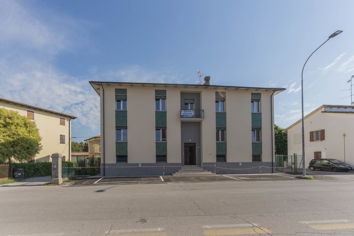 3غرفة شقة في Galliera, Italy رقم 294942