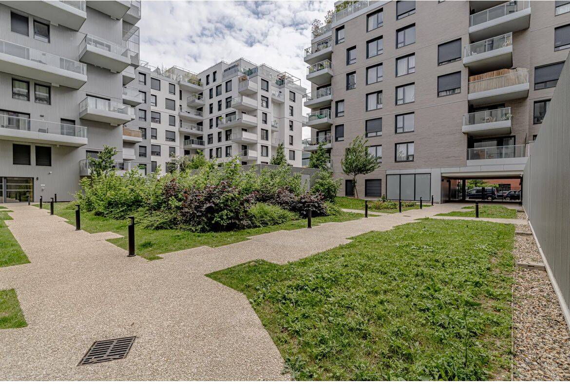 2 chambres Appartement à Asnières-sur-Seine, France No. 329375