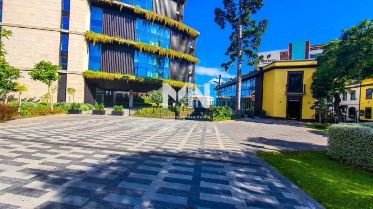 186m² Shop in Funchal, Portugal No. 1902