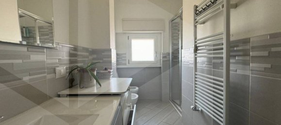 3 rooms Apartment in San Giuliano Milanese, Italy No. 31166 2