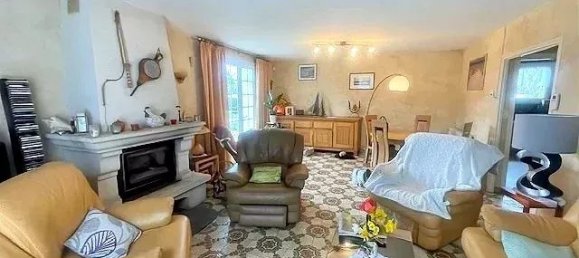 Casa de 3 dormitorios en Apremont, France No. 98382 3