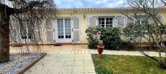 Casa de 3 dormitorios en Apremont, France No. 98382 21