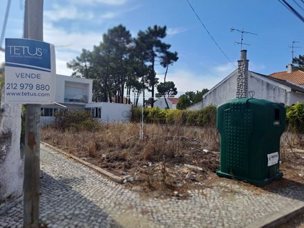 284m² Land in Almada, Portugal No. 72314