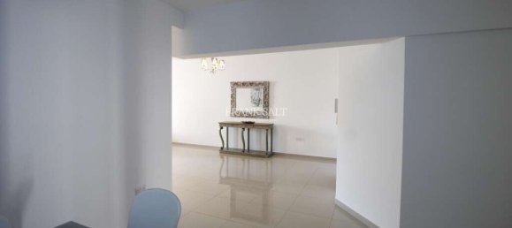 3 bedrooms Apartment in Sliema, Malta No. 9325 9