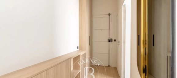 1 bedroom Apartment in Paris, France No. 349502 9