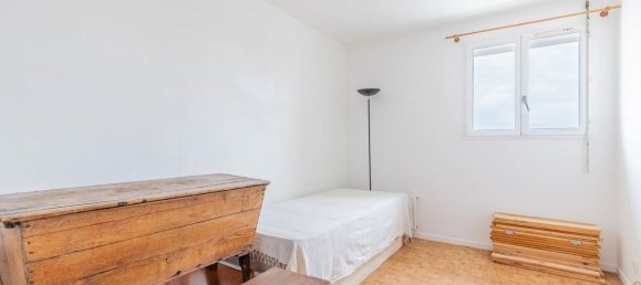 3 bedrooms Apartment in Chatenay-Malabry, France No. 163343 2