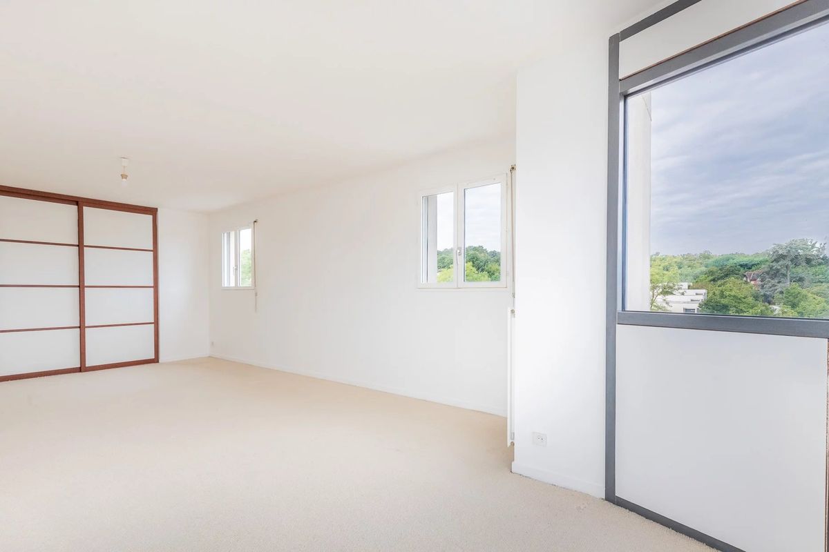 3 bedrooms Apartment in Chatenay-Malabry, France No. 163343