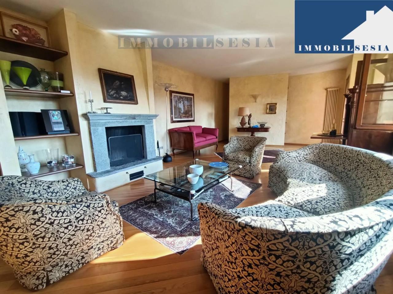 15 rooms House in Grignasco, Italy No. 24394