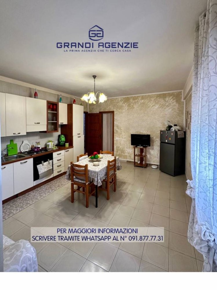 Квартира с 4 спальнями в Палермо, Италия № 191887