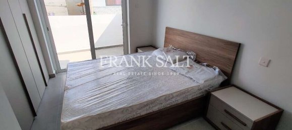 2 bedrooms Penthouse in Gzira, Malta No. 10343 3