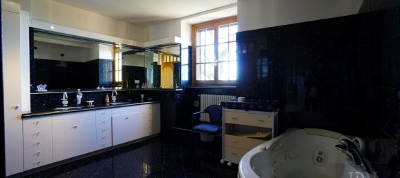 21 room Villa in Monte Santa Maria Tiberina, Italy No. 133739 18