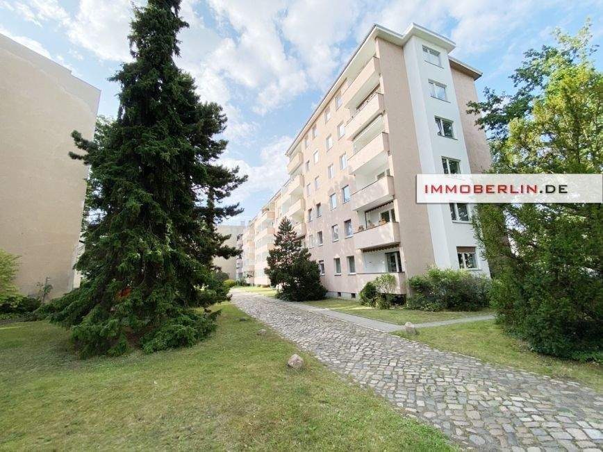 Apartamento de 4 habitaciónes en Schmargendorf, Germany No. 364430